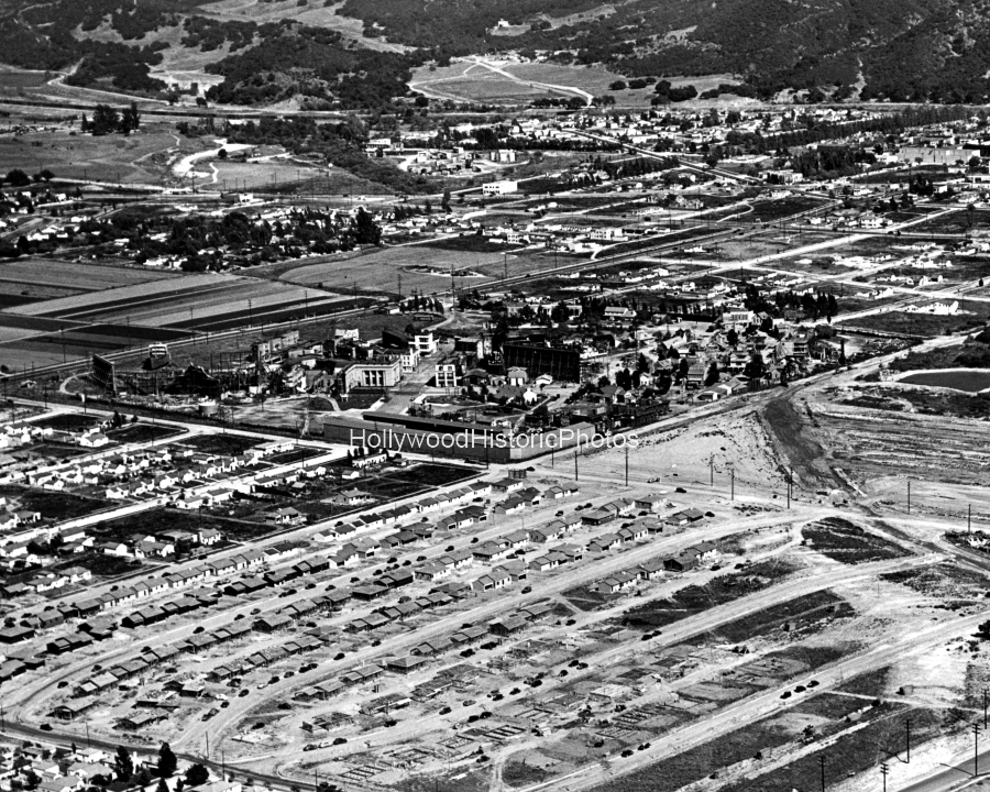 Columbia Ranch 1941 2 In center of aerial view wm.jpg